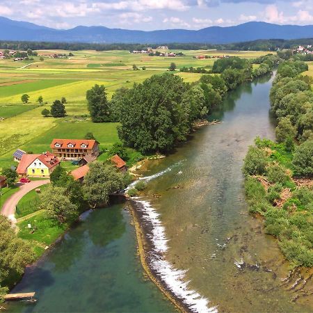 Fortun Estate - Apartmaji Ob Reki Kolpi Metlika Esterno foto