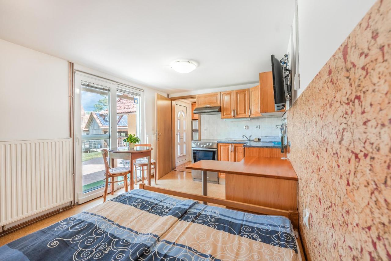 Fortun Estate - Apartmaji Ob Reki Kolpi Metlika Esterno foto