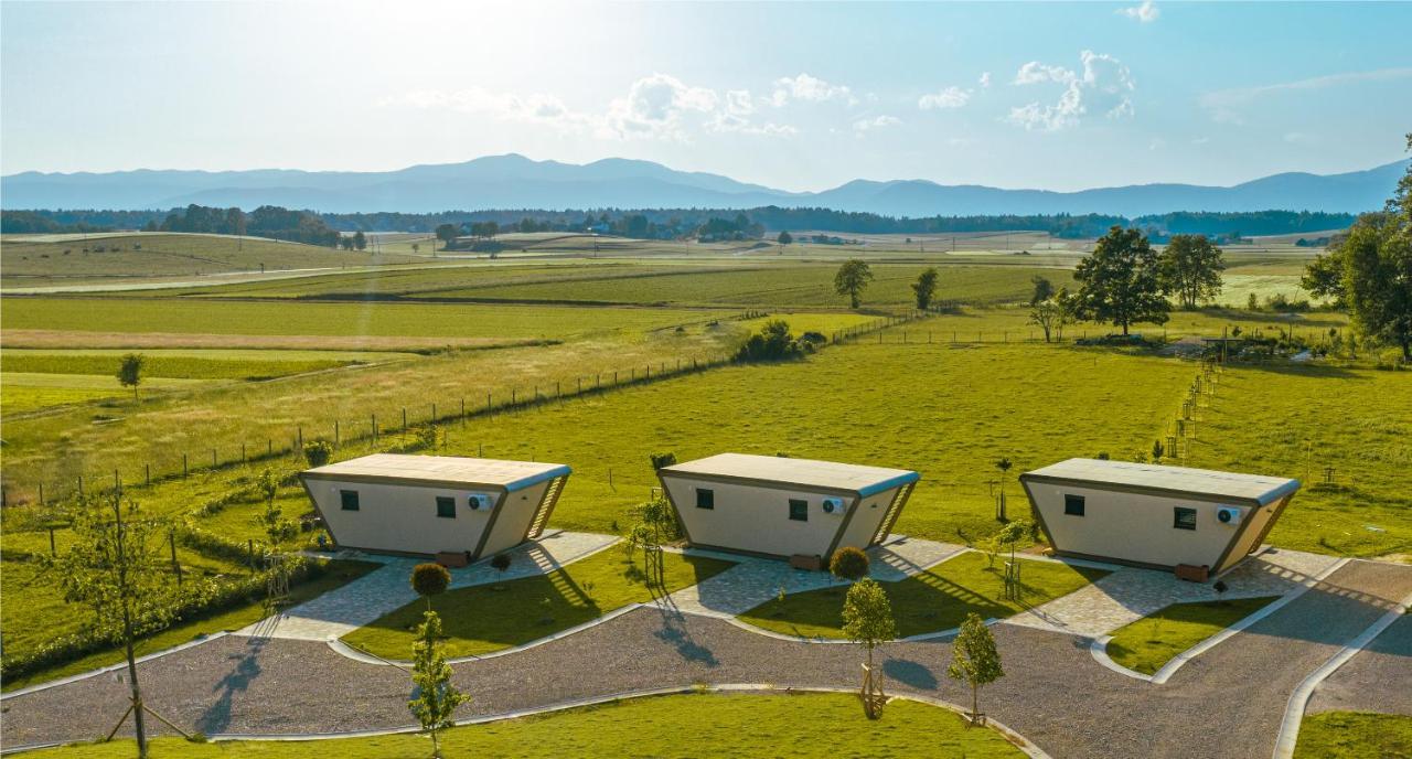 Fortun Estate - Apartmaji Ob Reki Kolpi Metlika Esterno foto