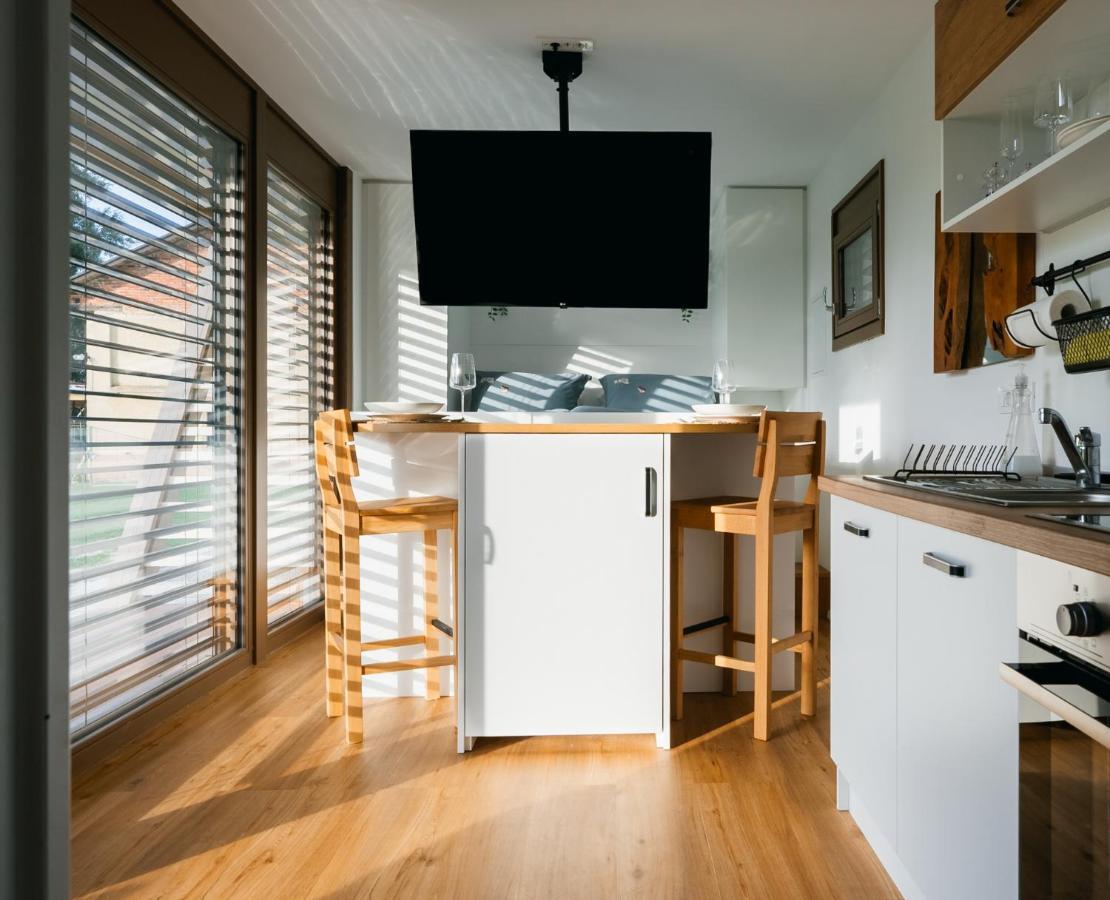 Fortun Estate - Apartmaji Ob Reki Kolpi Metlika Esterno foto
